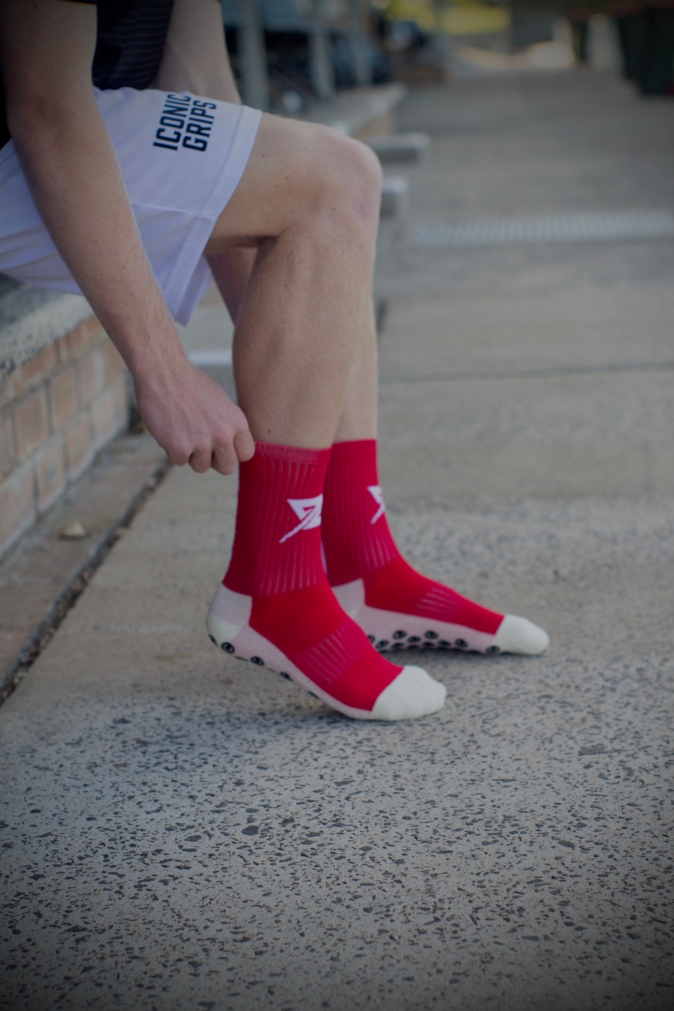 ICONIC Grip Socks- Red – XEO Sports